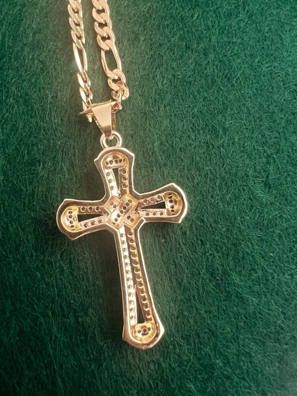 Italy Gold Plated Stainless Steel Cross Necklace 22” Figaro Chain - Picture 9 of 9